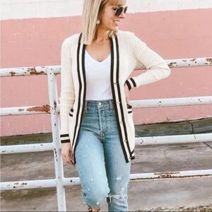 CAbi Radcliffe Cardigan Style 5458 Women’s Size Medium Navy Cream Ribbed V-neck